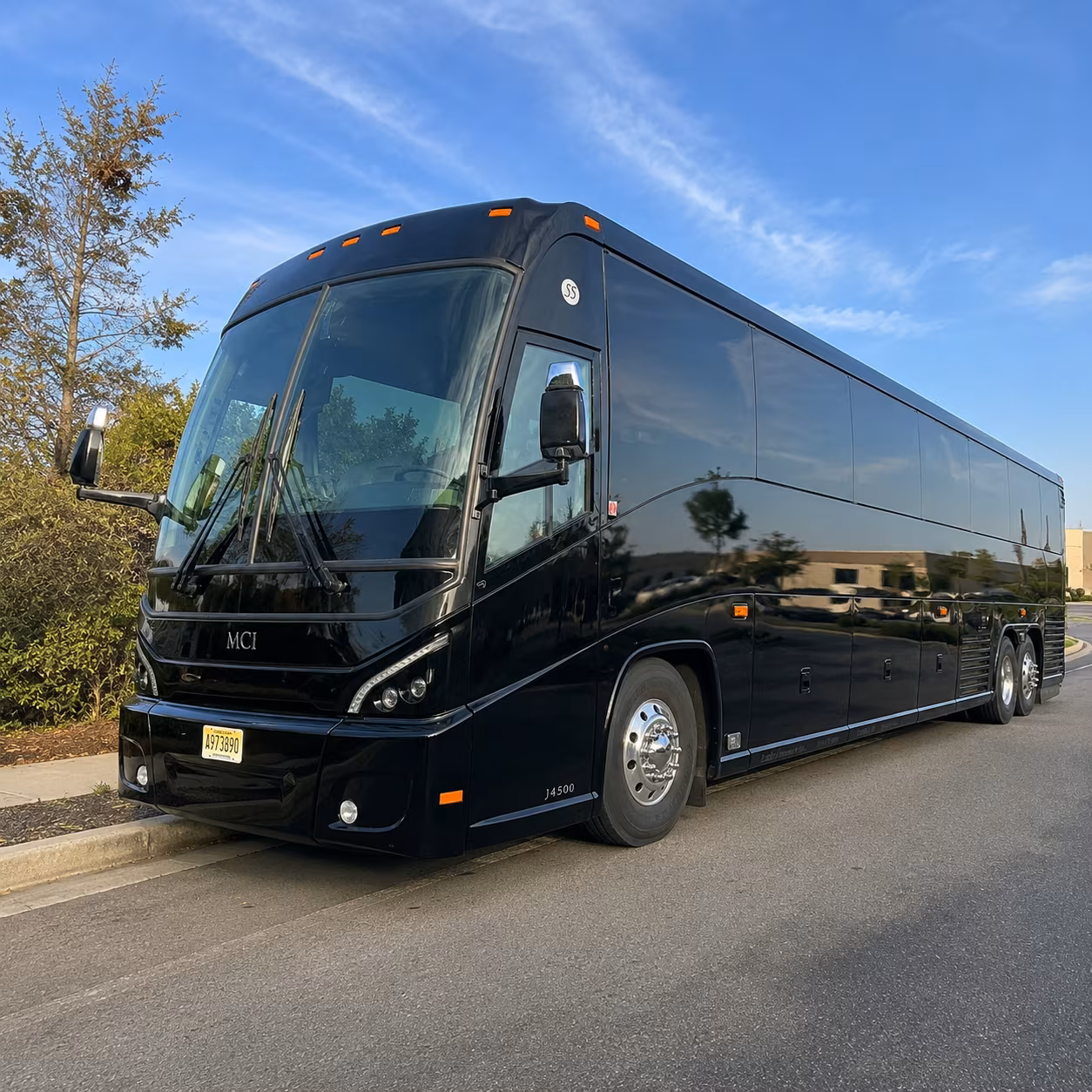charter buses from cheyenne to denver international airport den